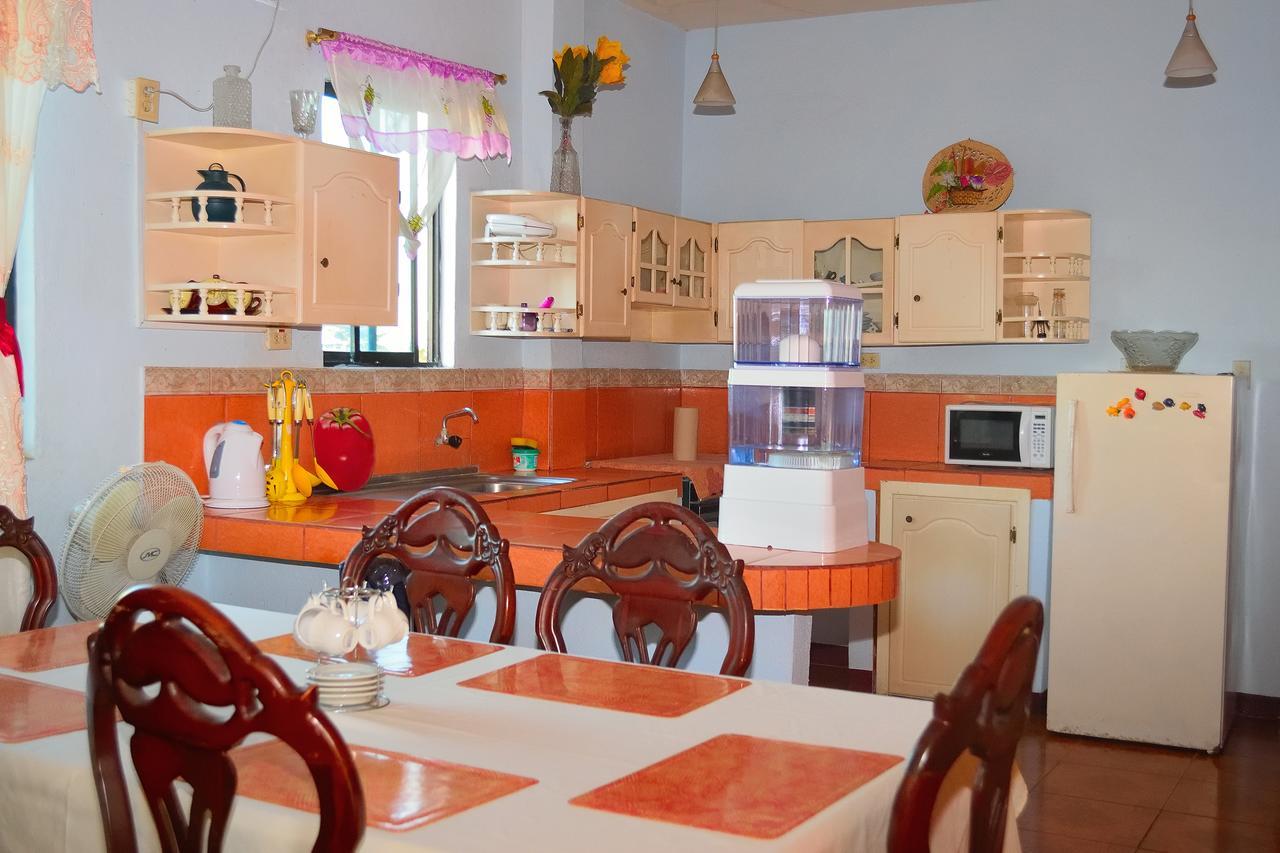 Tintorera Guest House Пуерто Айора Екстериор снимка